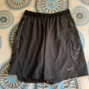 NIKE FLEX WOVEN SHORT